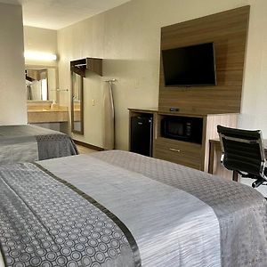 Double Suite Two Double Beds Non-Smoking